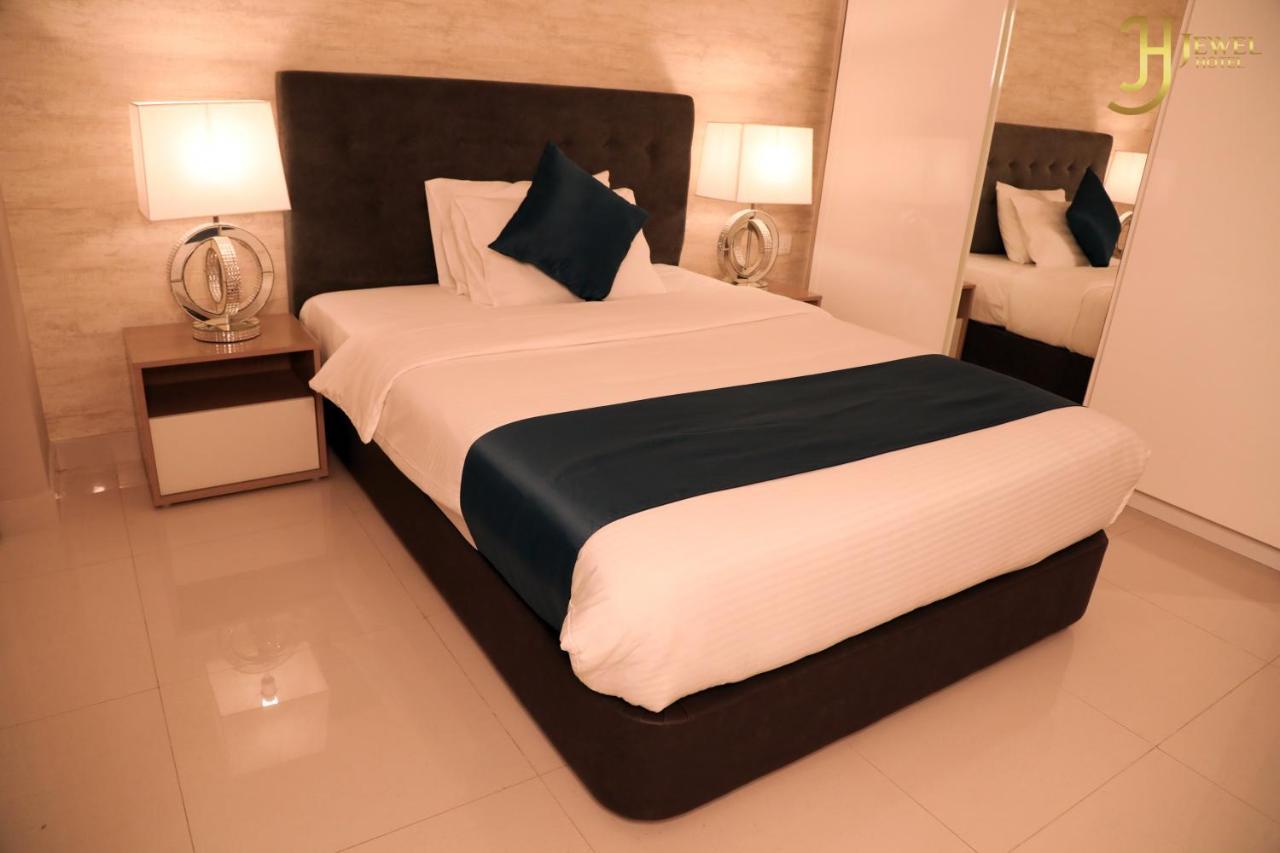 Sunday Luxury Downtown Adliya Formerly Jewel Hotel Manama Exterior foto