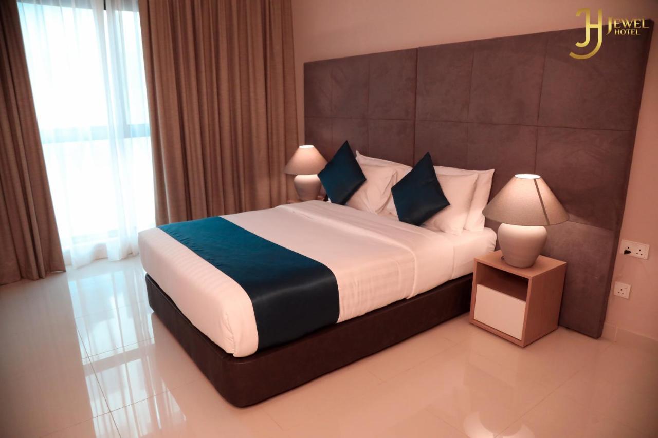 Sunday Luxury Downtown Adliya Formerly Jewel Hotel Manama Exterior foto