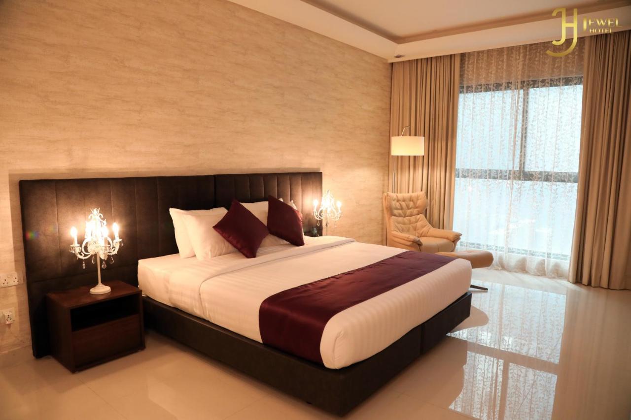 Sunday Luxury Downtown Adliya Formerly Jewel Hotel Manama Exterior foto