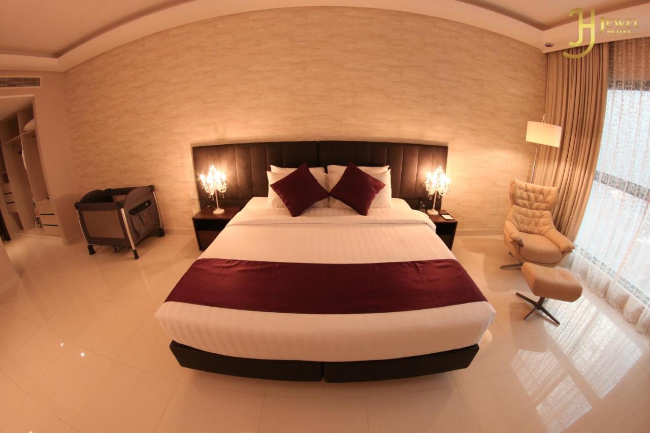 Sunday Luxury Downtown Adliya Formerly Jewel Hotel Manama Exterior foto